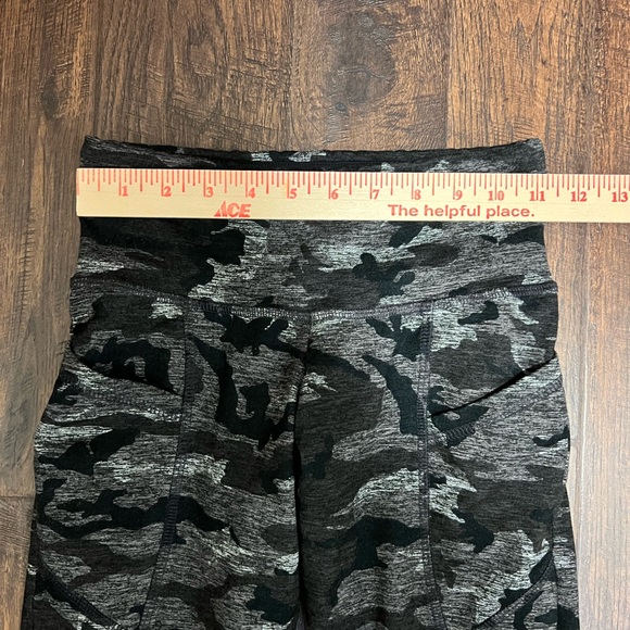 STRUT-THIS Black And Gray Camo Leggings Size Women’s One Size - Picture 6 of 8